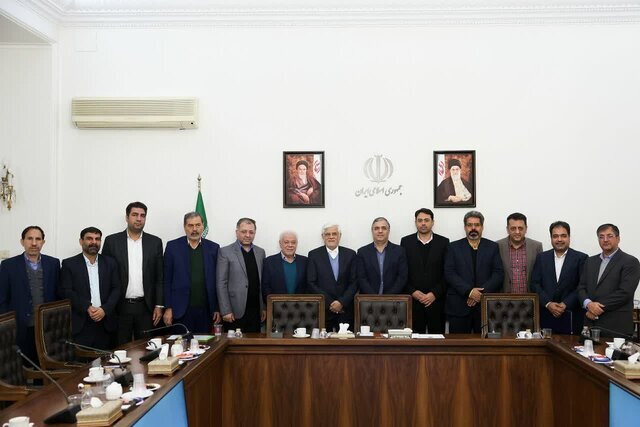 دستور مهم رهبر انقلاب به دولت پزشکیان /پروژه تربیت ۱۰۰ مدیر کلید خورد