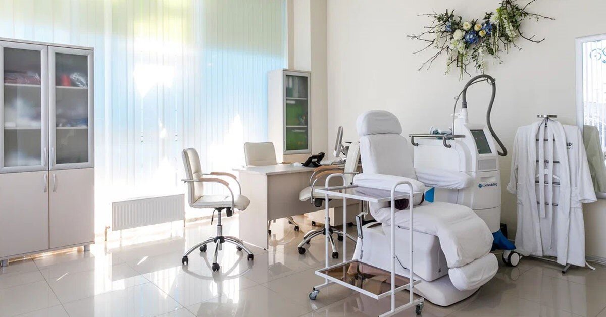 تبلیغ کلینیک زیبایی متخلف توسط یک نماینده مجلس / توضیح بازپرس دادسرای جرایم پزشکی تهران درباره دروغ ایمپلنت یک ه! - خبرآنلاین