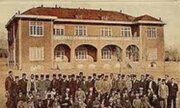 مدرسه‌ای که منبع مالی‌اش معدن فیروزه‌ی خراسان بود/ فارغ‌التحصیلان این مدرسه آزادی‌خواه شدند