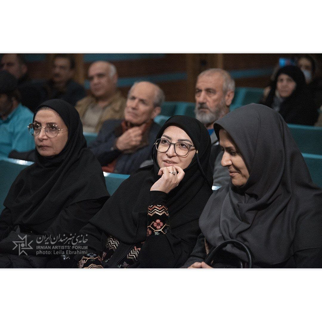 معاون رئیس جمهور به تماشای مستند «برسرخاک» نشست / یک درخواست از هنرمندان