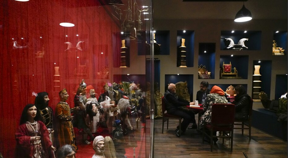 بهروز غریبپور: دوسالانه کردن نمایش عروسکی تهران آسیب بزرگی بود/ روایت یک سانسورچی در مواجه با آقای قاضی!/ «مبارک» رفیق من بود