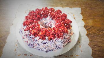 یک سالاد کمهزینه، راحت و خوشمزه برای شب یلدا یک سالاد کمهزینه، راحت و خوشمزه برای شب یلدا