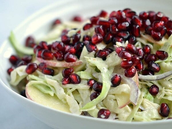 یک سالاد کمهزینه، راحت و خوشمزه برای شب یلدا