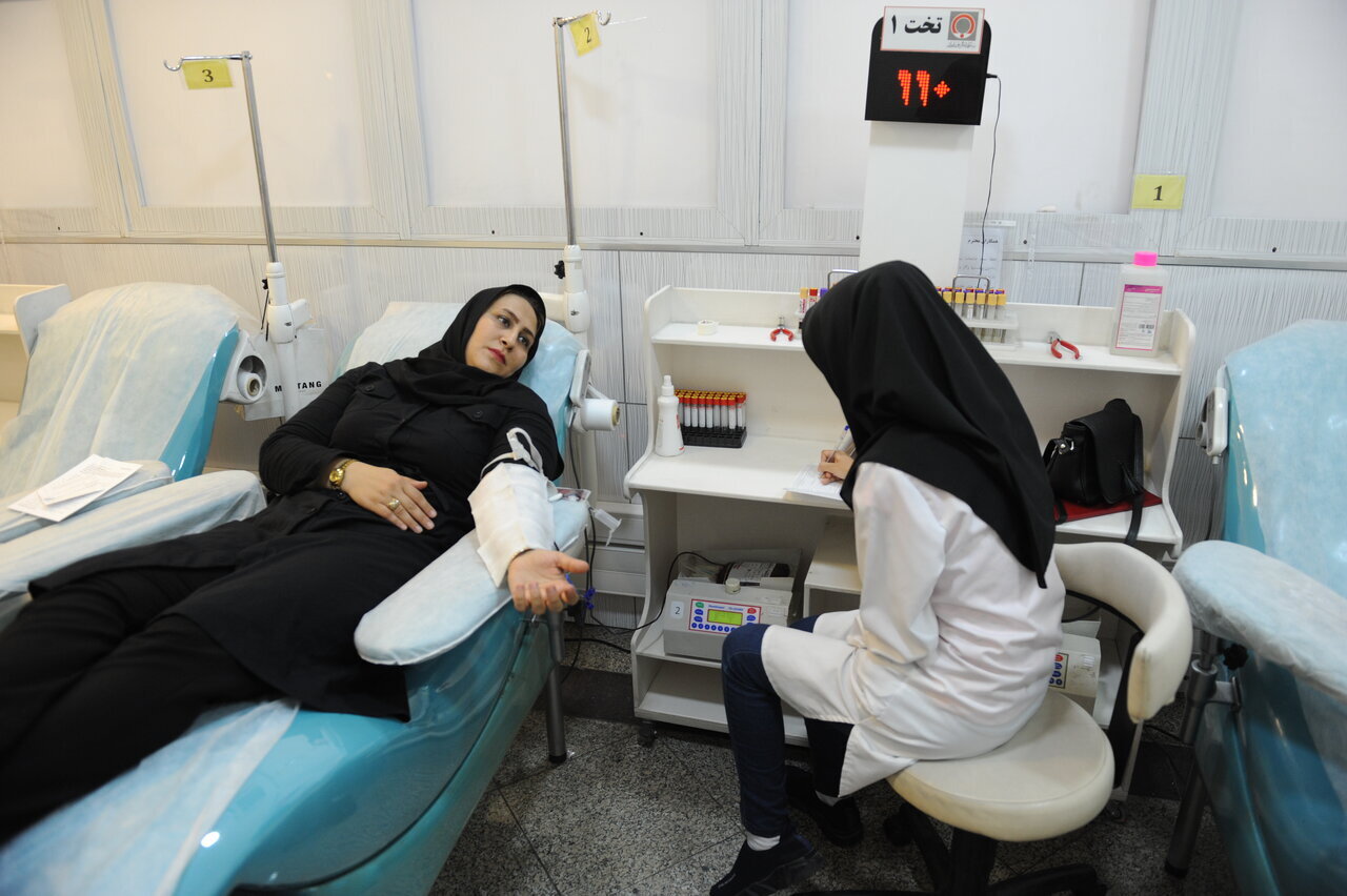 شکستن باورهای غلط درباره اهدای خون زنان/ نیلوفر جعفری، ۳۰ سال سن و ۳۰ بار اهدای خون