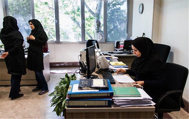 ۵۰ زن هم میان ۵ هزار منصب مدیریتی نیست؛ «طبیعی است که زنان پتانسیل خشونت داشته باشند»/ سقف شیشهای اجازه پیشرفت شغلی به زنان نمیدهد