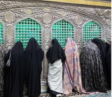 دو زن کانادایی و سوئدی در حرم امام رضا (ع) مسلمان شدند