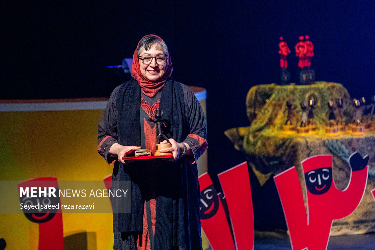 در شب عروسکها؛ تجلیل از مریم سعادت با حضور مرضیه برومند