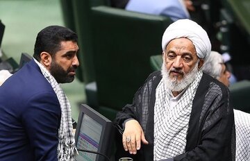 نامه تند جبهه پایداری به پزشکیان؛ دشمن درصدد تأثیر بر فکر شما هستند/ میخواهند کمر مقاومت را بشکنند؛ اصرار بر آزادی سکوهای خارجی بابت همین است نامه تند جبهه پایداری به پزشکیان؛ دشمن درصدد تأثیر بر فکر شما هستند/ میخواهند کمر مقاومت را بشکنند؛ اصرار بر آزادی سکوهای خارجی بابت همین است