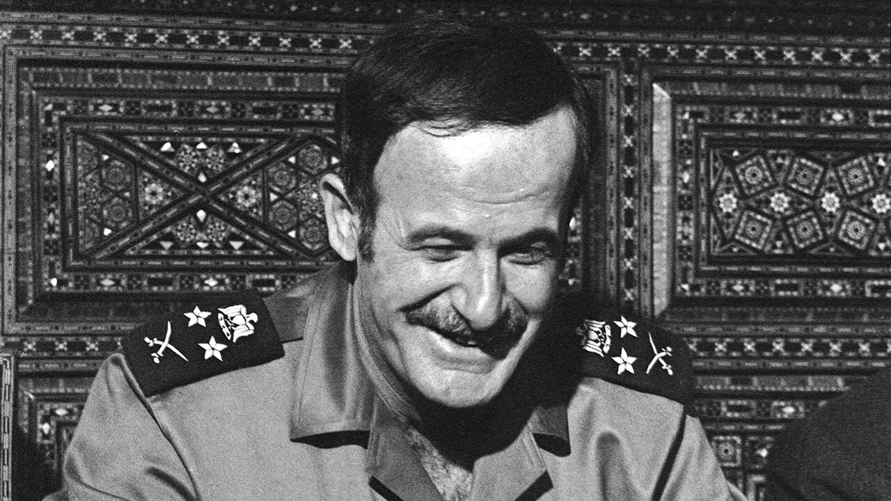روابط ایران و سوریه در زمان جنگ تحمیلی، عاملی مهم در تحولات منطقه‌ای به شمار می‌رود. این همکاری‌ها، به ویژه در عرصه نظامی و سیاسی، تأثیرات عمده‌ای بر روند جنگ و توانمندی‌های دو کشور گذاشت. تحلیل‌های اخیر نشان می‌دهند که این ارتباطات نه تنها به تقویت مواضع استراتژیک ایران و سوریه کمک کرد، بلکه زمینه ساز ایجاد اتحادهای جدید در برابر تهدیدات مشترک نیز بوده است. بررسی این موضوع می‌تواند به درک بهتر تعاملات بین‌المللی در آن دوران کمک کند.