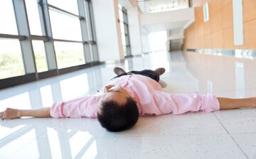 راه پیشگیری از غش کردن/ درهنگام غش و ضعف چه کنیم؟/علل غش کردن چیست؟ راه پیشگیری از غش کردن/ درهنگام غش و ضعف چه کنیم؟/علل غش کردن چیست؟