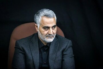عکسی از پوستر سایت رهبری از سردار سلیمانی / پرچم کارآمدی جمهوری اسلامی
