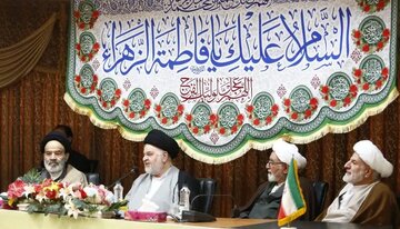 سید جواد شهرستانی: اسلام بین زن و مرد فرق نمی‌گذارد/ در زمان پیامبر زنان در امر به معروف و نهی از منکر بسیار فعال بودند