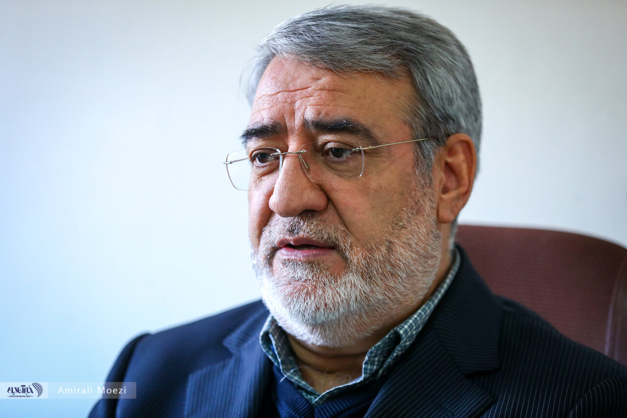 با تهدید، صلح به دست نمی‌آید