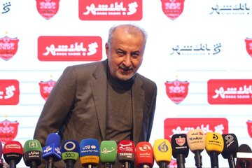 رضا درویش: کریم باقری تنها گزینه ایرانی ماست / گلمحمدی برای بازگشت ابراز تمایل کرد!