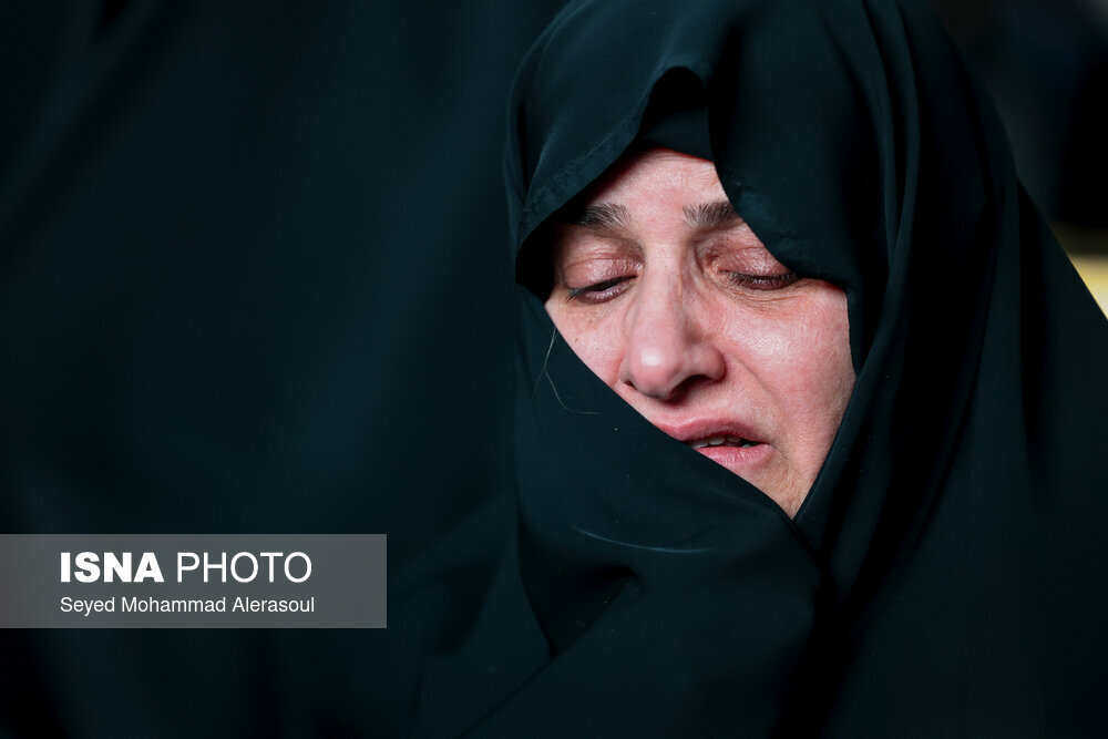 تصاویر اشک ریختن جمیله علم الهدی برای همسرش ابراهیم رئیسی 3