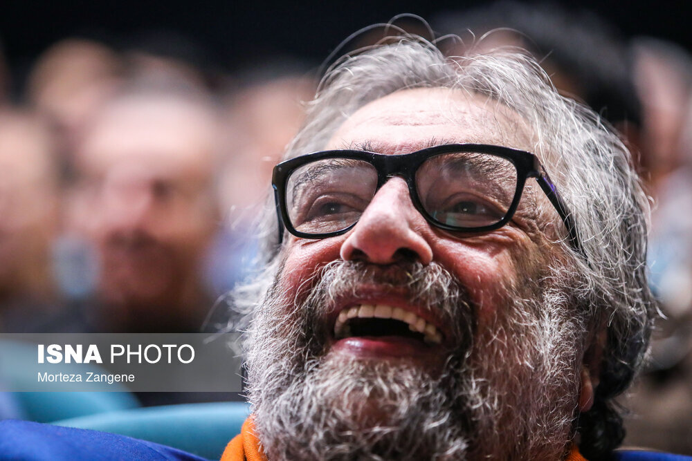 مسعود کیمیایی شکار دوربین ها شد/ از قهقهه زدن آقای کارگردان تا بغض و ...+تصاویر