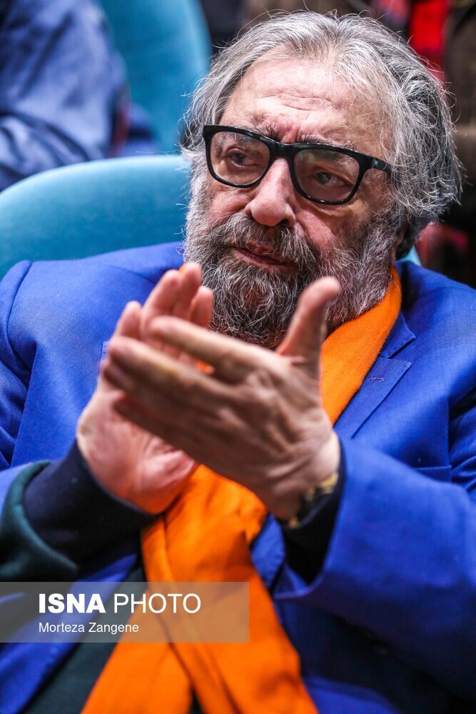 مسعود کیمیایی شکار دوربین ها شد/ از قهقهه زدن آقای کارگردان تا بغض و ...+تصاویر