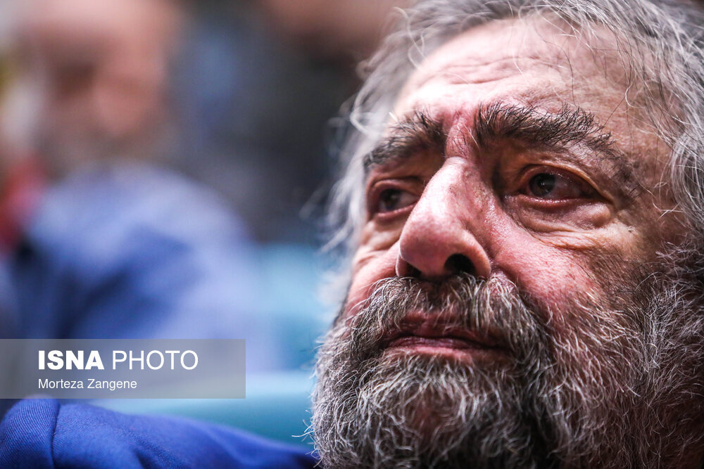 مسعود کیمیایی شکار دوربین ها شد/ از قهقهه زدن آقای کارگردان تا بغض و ...+تصاویر