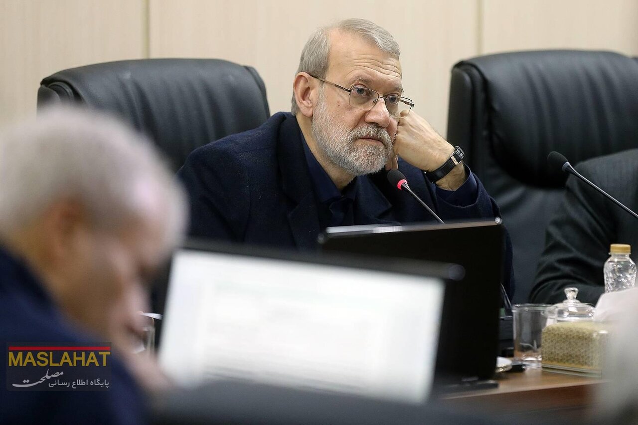 دست علی لاریجانی به علامت موافقت بالا رفت/ محسن رضایی و مرتضی نبوی هم بودند+ تصاویر