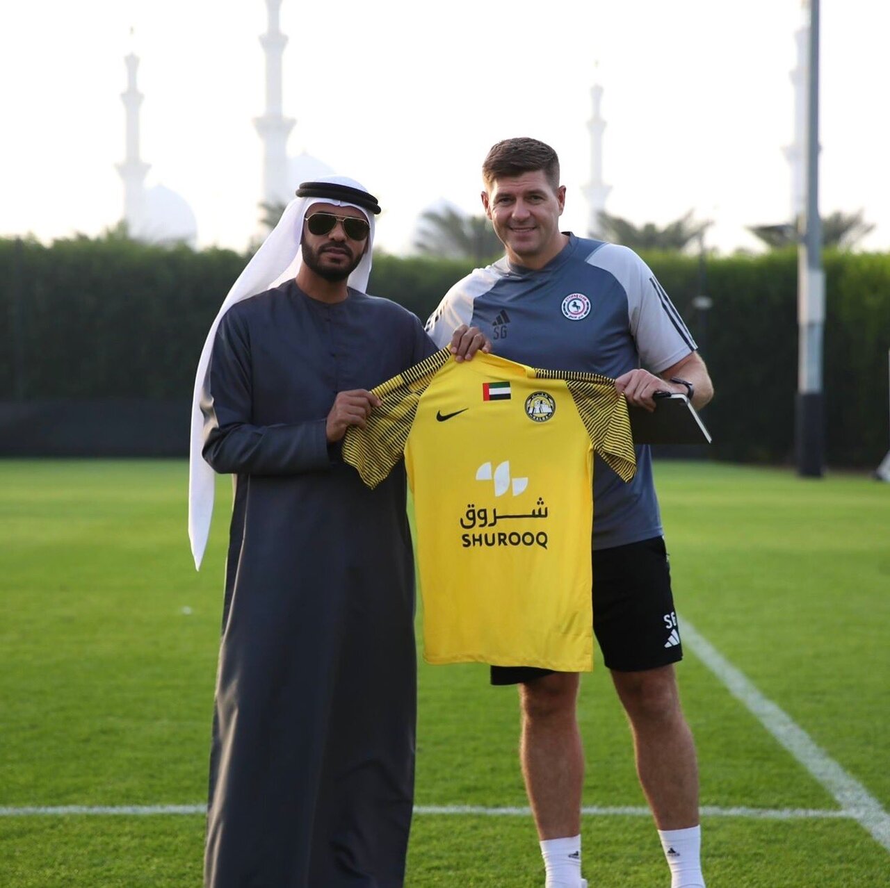 عکس | هدیه ویژه یاران مهدی قایدی به اسطوره لیورپول 2