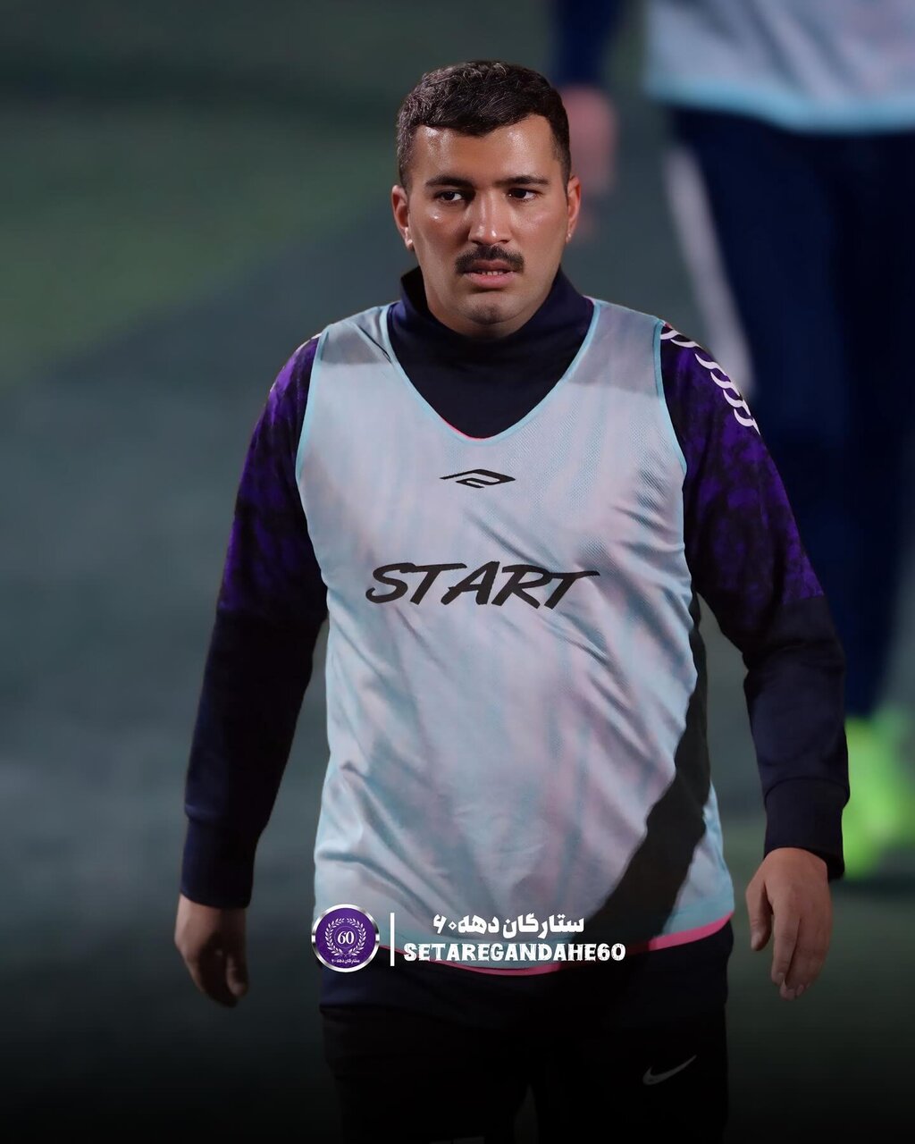 عکس | استایل متفاوت مهندس پرسپولیسیها با تم دهه ۶۰