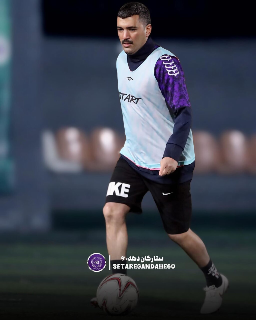 عکس | استایل متفاوت مهندس پرسپولیسیها با تم دهه ۶۰