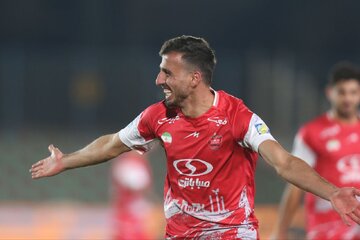 شاهماهی پرسپولیس در یک قدمی فولاد!
