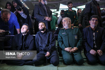 عکسی از همنشینی پسران سردار سلیمانی و فرمانده کل سپاه / این کودک نوه حاج قاسم است؟