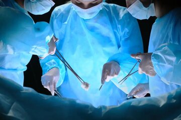 یک اتفاق بیسابقه در تاریخ پزشکی/ یک جراح از بیمار خود «سرطان» گرفت یک اتفاق بیسابقه در تاریخ پزشکی/ یک جراح از بیمار خود «سرطان» گرفت