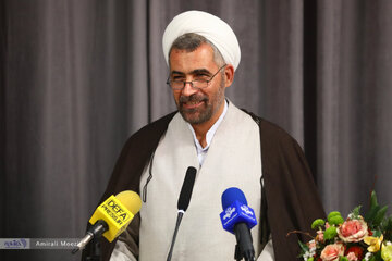 لاریجانی صبح‌ها کسی را نمی‌پذیرفت تا نطق‌های پیش از دستورش را خودش بنویسد/ ۴ ویژگی مدیریتی شهید لاریجانی به روایت رسول جعفریان