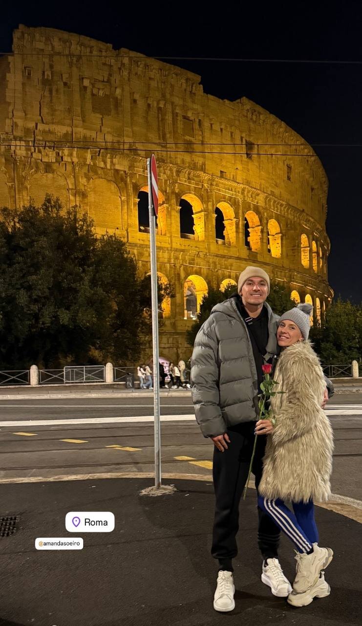 عکس | ستاره استقلال و همسرش مقابل جذابترین جاذبه شهر رم