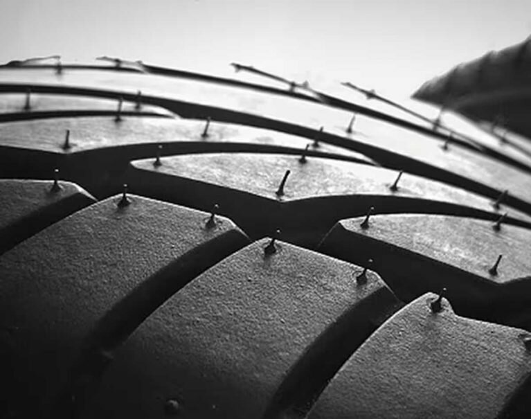 زائدههای مو مانند روی لاستیک خودرو