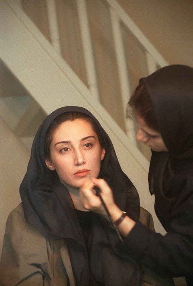 عکس | تصویری جالب از گریم هدیه تهرانی برای یک فیلم سینمایی در سال ۱۳۷۹ عکس | تصویری جالب از گریم هدیه تهرانی برای یک فیلم سینمایی در سال ۱۳۷۹