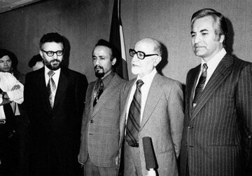 ملاقات خبرنگاران با عباس امیرانتظام در بهداری زندان اوین! +عکس