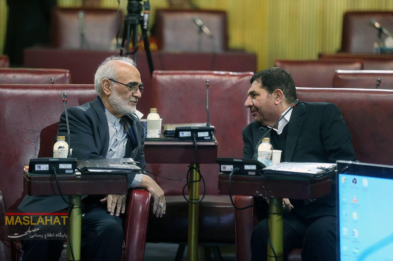 ورود آملی لاریجانی همراه با معاون حقوقی پزشکیان/ احمدی نژاد تنها بود/ جلیلی نزدیکترین صندلی به درِ خروج نشست+تصاویر