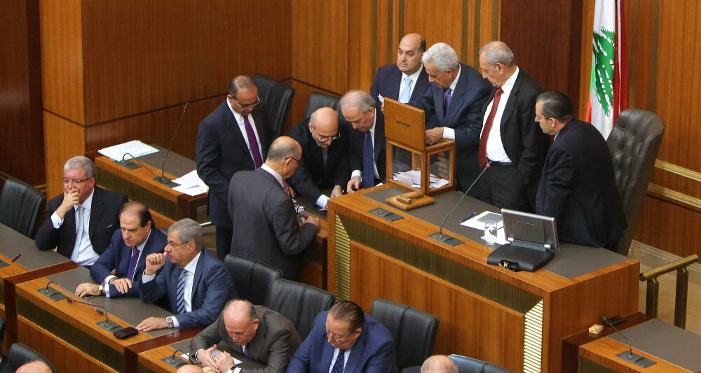 گزارشی از جلسه پرتنش پارلمان لبنان برای تعیین رئیسجمهور/ گزینه حزبالله چه کسی است؟