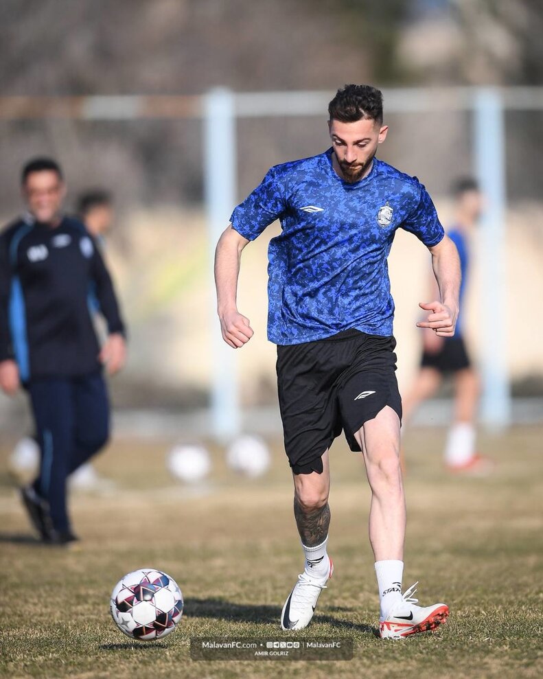 عکس| گلزن پرسپولیس آبیپوش شد