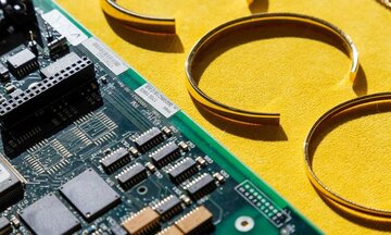 دانشمندان ایرانی از موبایلها و لپتاپها طلا استخراج کردند!