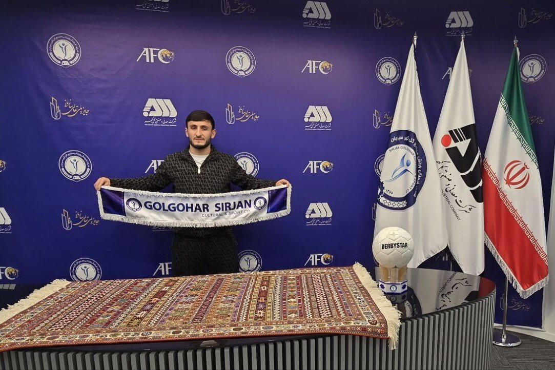 عکس | ستاره تاجیکستانی آبیپوش شد