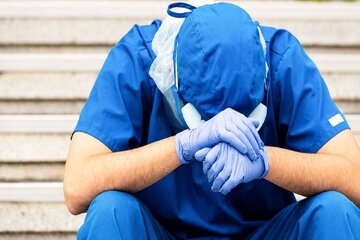 شما نظر دهید/ علت درگیری و خشونت بین همراهان بیماران و کادر درمان چیست؟ شما نظر دهید/ علت درگیری و خشونت بین همراهان بیماران و کادر درمان چیست؟