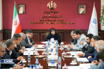 نشست سه ساعته مجمع نمایندگان چهارمحال وبختیاری با وزیرراه وشهرسازی نشست سه ساعته مجمع نمایندگان چهارمحال وبختیاری با وزیرراه وشهرسازی