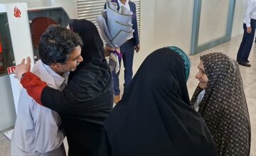 پایان گروگانگیری 15 ماهه و بازگشت گروگان آزاد شده به کشور