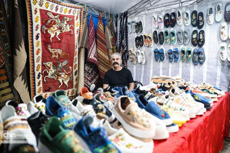 جشنواره بین استانی اقوام، صنایعدستی و سوغات به میزبانی اهواز در حال برگزاری است / اجرای حامد نیسی برای اهوازیها در پارک ساحلی