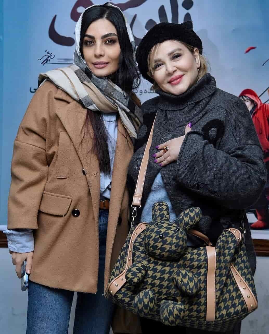 شرکت کنندگان شام ایرانی در اکران تاتر