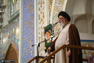 علم الهدی: غرب جریان عروسکبازی و بهرهکشی از جنسیت زن را به میدان آورد / دین قبل از هر کار دم از حجاب میزند تا امنیت زن در جامعه را تضمین کند