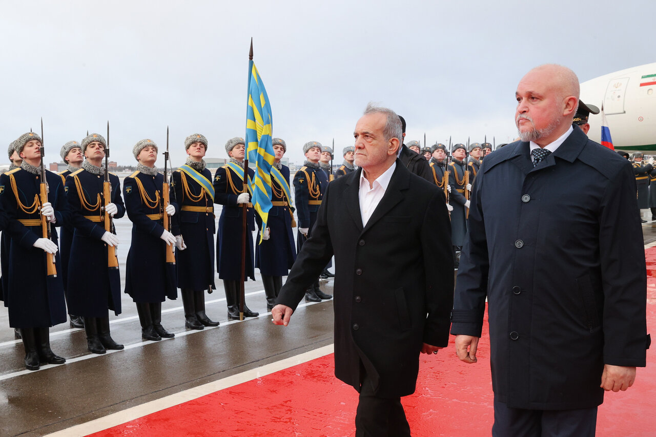 تصاویر مراسم استقبال روسها از پزشکیان در فرودگاه مسکو