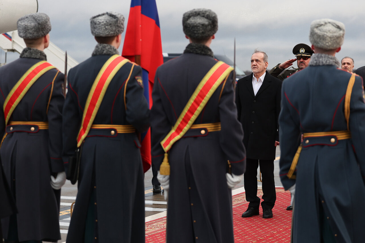 تصاویر مراسم استقبال روسها از پزشکیان در فرودگاه مسکو