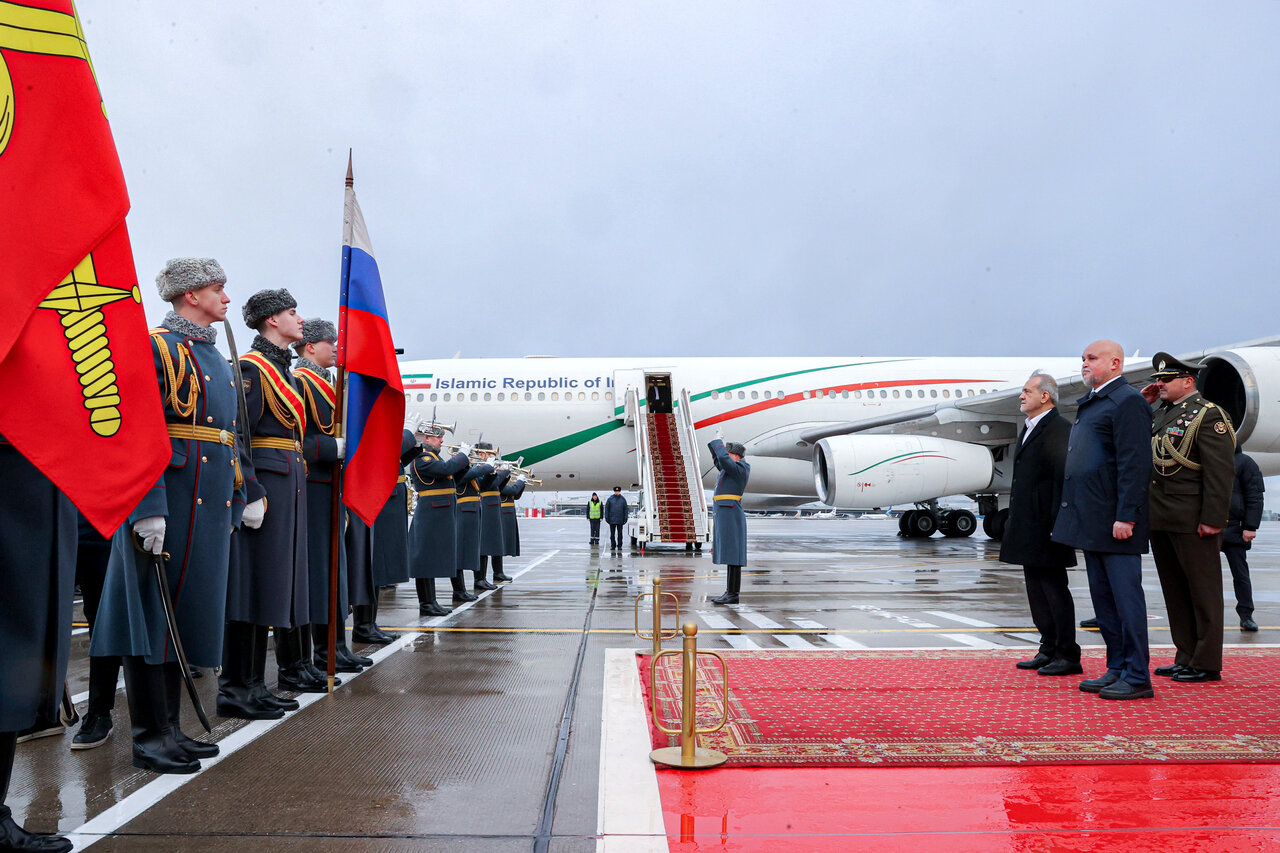 تصاویر مراسم استقبال روسها از پزشکیان در فرودگاه مسکو