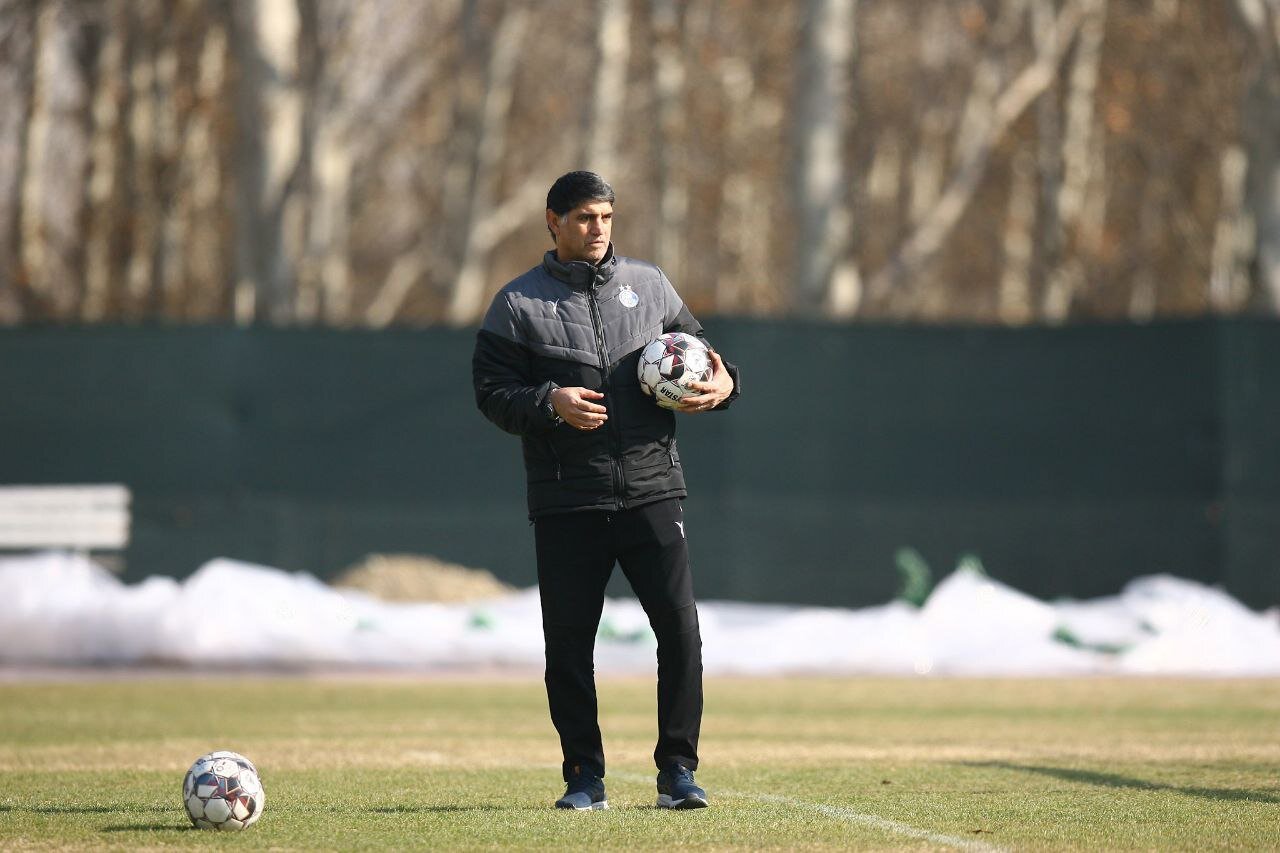 غلامپور: متاسفانه این فوتبال جای هاشمیان نیست! غلامپور: متاسفانه این فوتبال جای هاشمیان نیست!