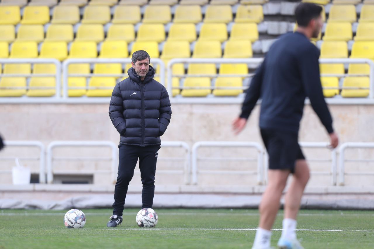 عکس| کریم باقری همچنان سرمربی پرسپولیس است!